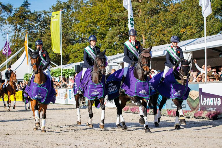 Opposition Heraldik Girl - Nations Cup Gold medallist (maternal sister to Future Hepsilon)